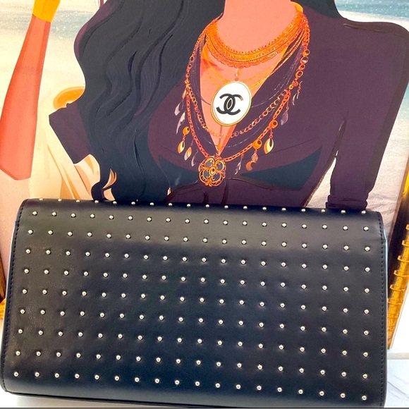 YSL FASHION BAG STUDDED CLUTCH - Picture 3 of 7